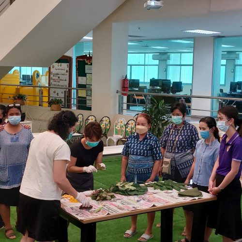 ผ้ายอม (2)